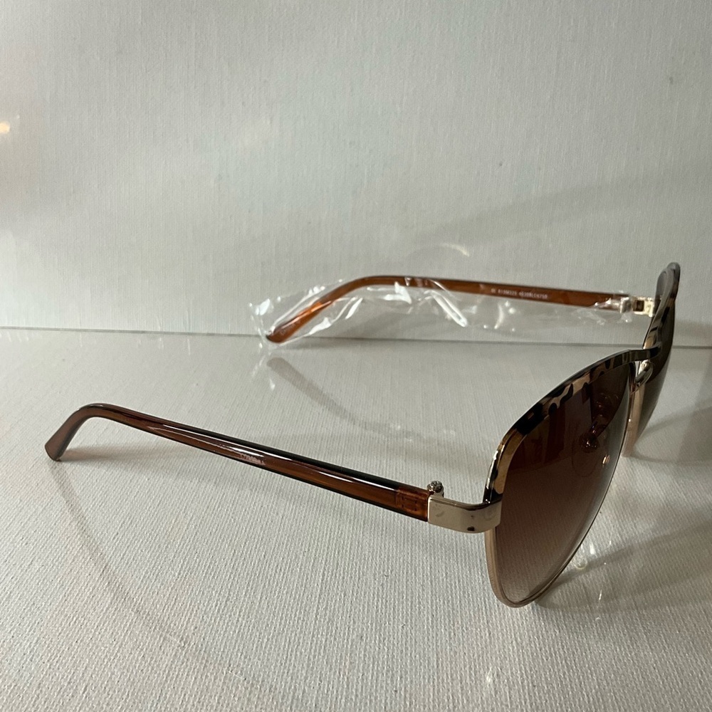 Chic Tortoise Shell Gradient Sunglasses - Picture 2 of 4